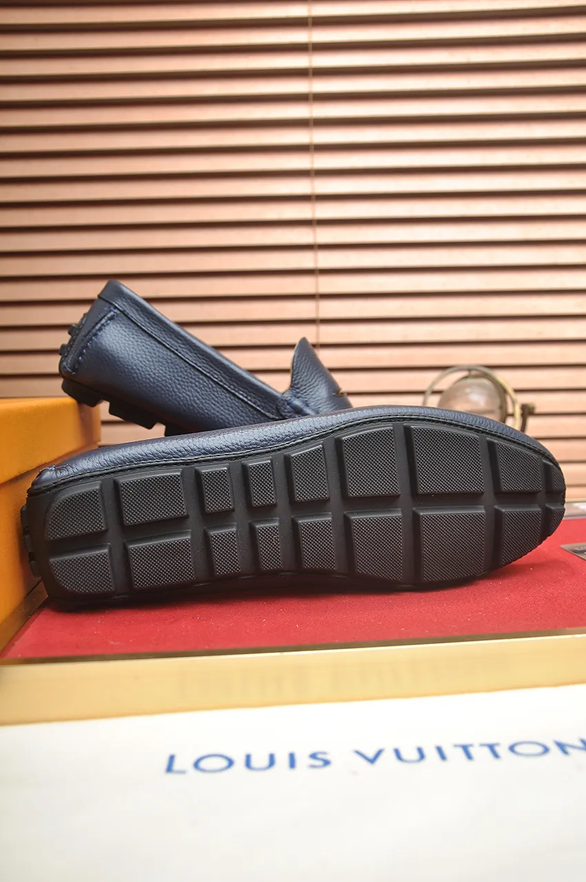 Men's men's shoes 💰420💶 [LV Doudou shoes] (water-dyed cowhide lining) new model is on the market, available on the official website. The new Doudou shoes are processed into single-color materials, and the uppers are made of imported horsehide leather. The body of the shoe is fully hemmed with mark thread, and is lined with imported original cowhide leather. The elegant shoe shape is super suitable for all-matching, and the size is 38-44.